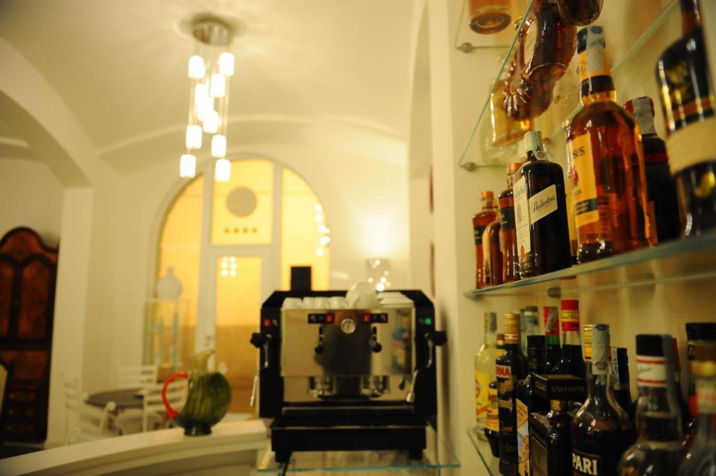 Albergo Le Dodici Lune 몬테코르비노로벨라 외부 사진